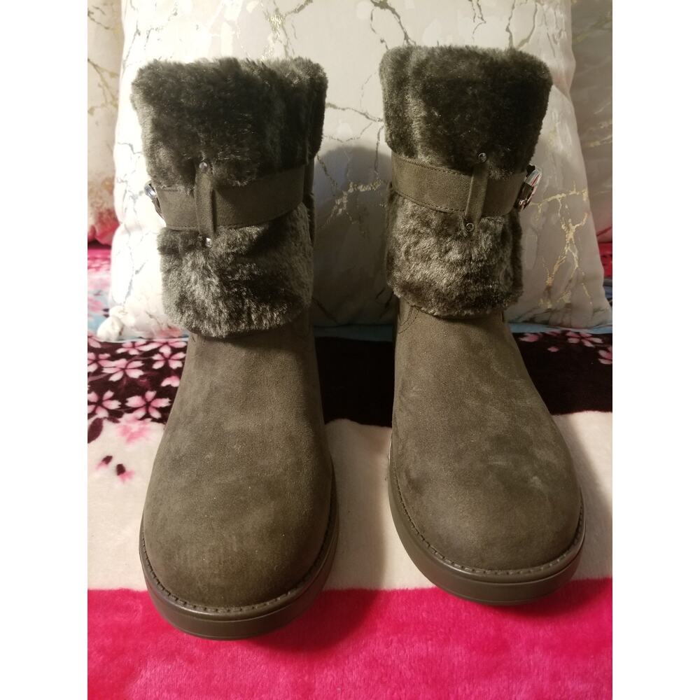 G by GUESS Women's Aussie Pull-on Cold-Weather Boot Size 11M Olive Green